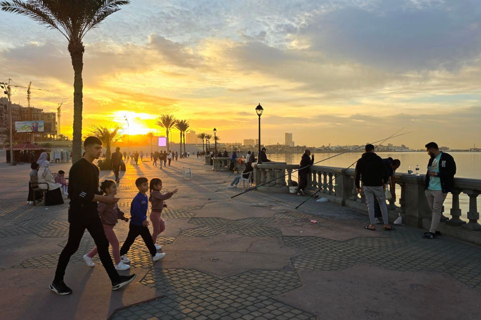 利比亚:海边生活_腾讯新闻