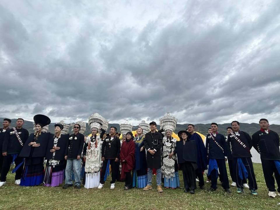 网络名人走进凉山布拖县 沉浸式体验"阿都"美丽风情