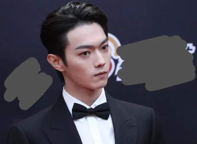 微博之夜造型初出炉,许凯腹肌照引内卷,肖战身穿高定似王子_腾讯新闻