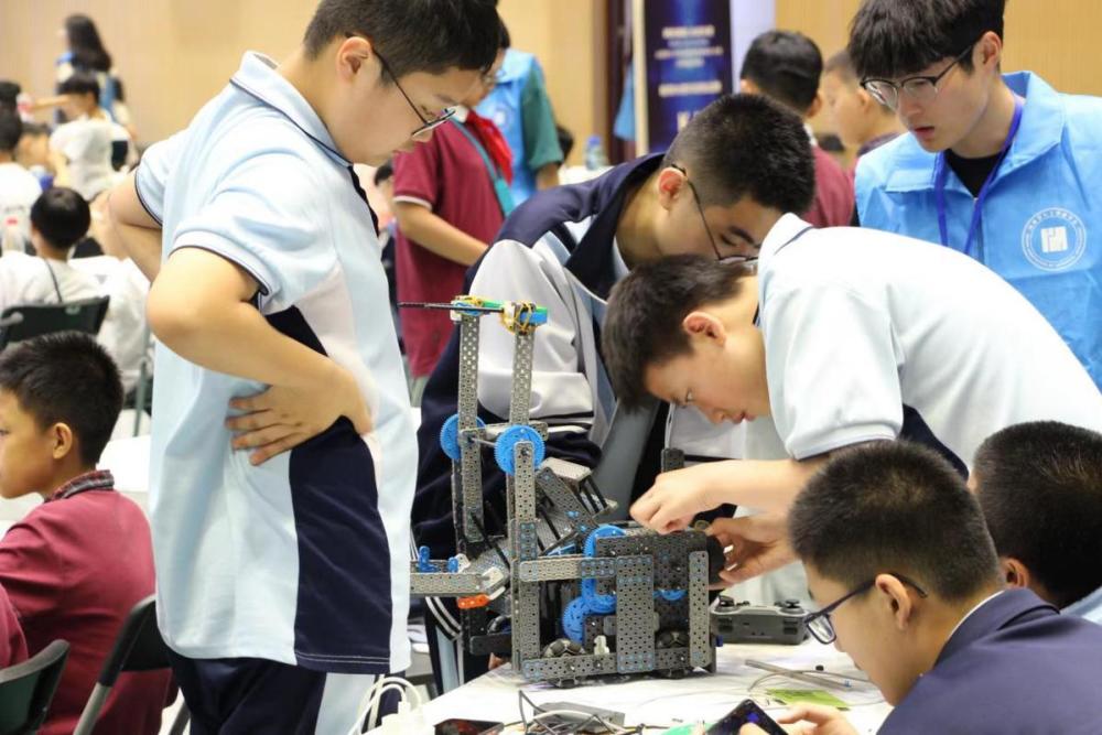 第三届全国青少年科技教育成果展示大赛河南省区域赛开幕