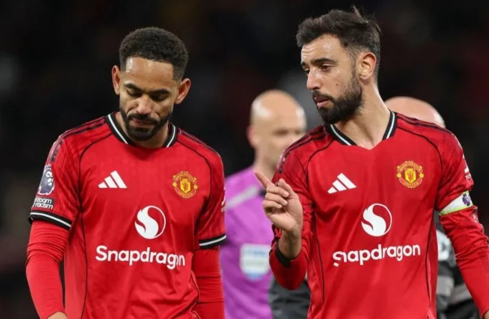 好兄弟！镜报：B费主动帮助库尼亚，帮助他度过适应困难期