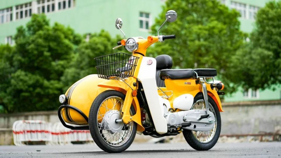 最具文艺范的国产边三轮嘉陵coco侉子简单试驾