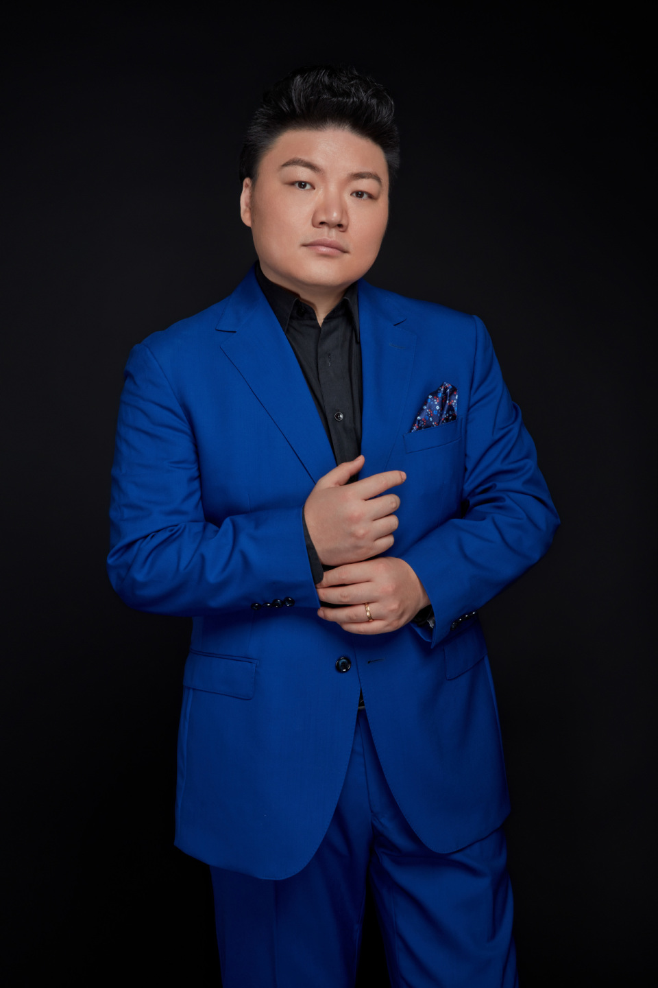 比较多,事实上我也很喜欢演唱中外艺术歌曲,也用美声演唱一些流行歌曲