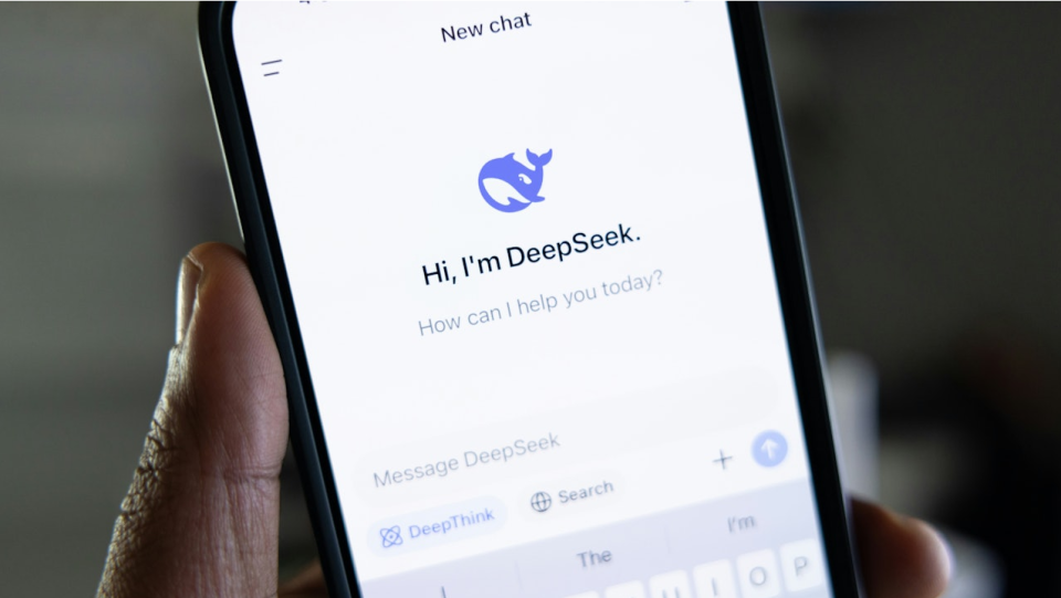 2026年V4 发布前夜，DeepSeek 被曝寻求至少 3 亿美元融资