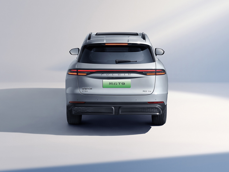 中型suv不到13万,360马力5.2l油耗,7.