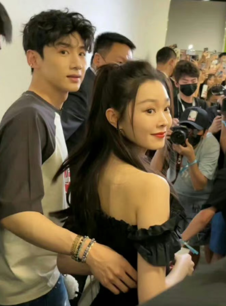 宋轶34岁生日,不被祝福反遭嘲,白敬亭粉丝忙着撇清关系超现实