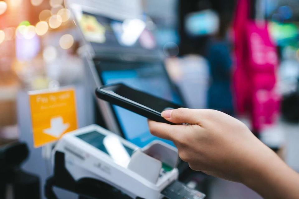 手机“贴一贴”可能无形中泄密 国家安全部最新披露