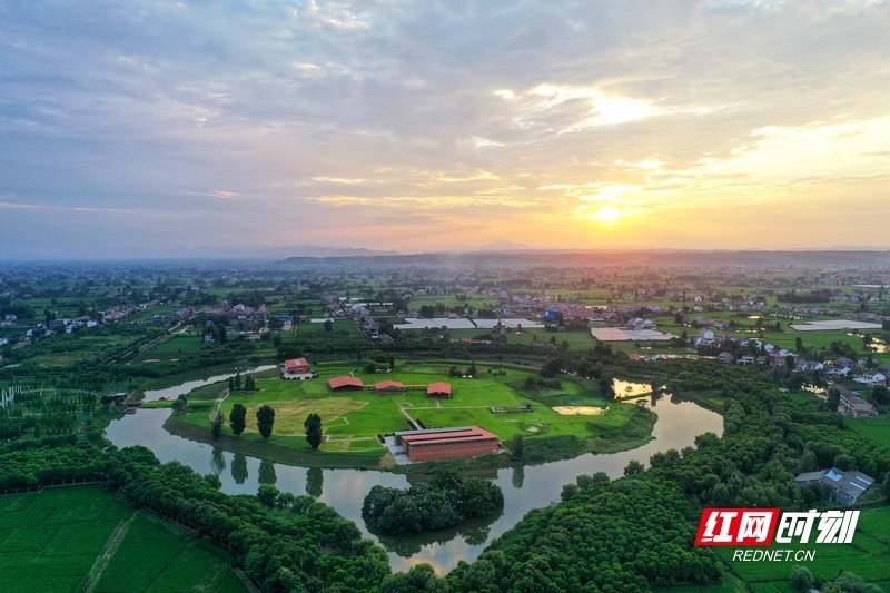 黄刚 文建美 海报设计 谭文平 澧县报道近年来,城头山作为湖南省农耕