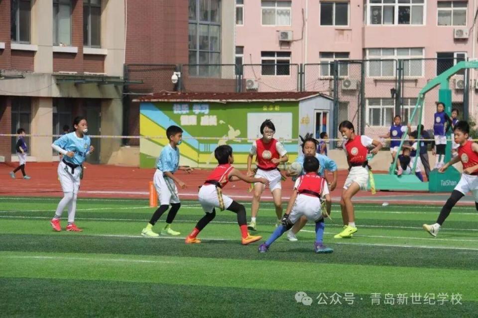 “橄”拼少年，锋芒初露，青岛新世纪学校“暖阳橄榄球队”2026年“区长杯”斩获佳绩_腾讯新闻