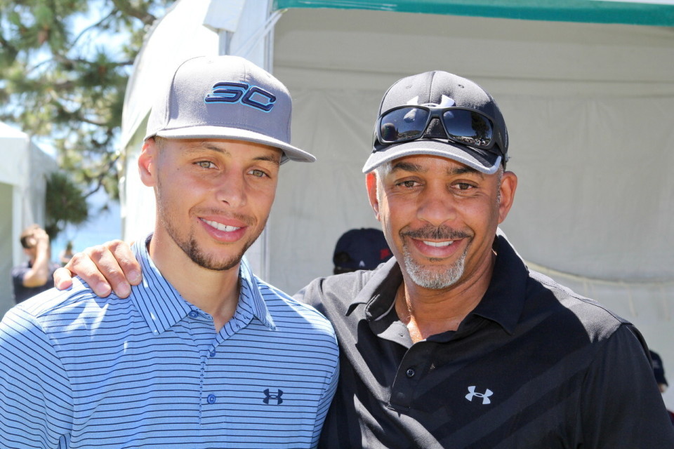 库里库里家族在黄蜂队是重要存在我今晚在享受派对