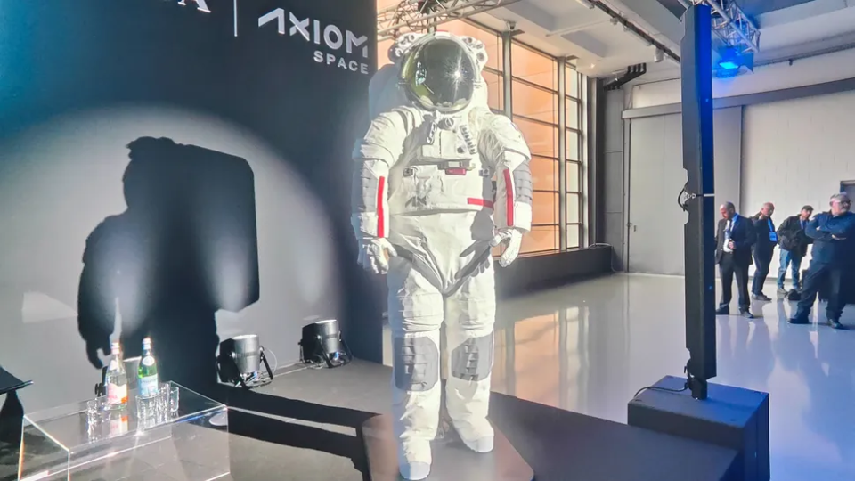 尽管宇航服研发遇阻，NASA仍有信心让宇航员在2028年登陆月球_腾讯新闻