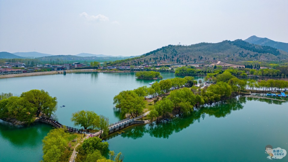 宿州又一踏春胜地走红,三面环山,景美如画,粉红沙滩浪漫梦幻