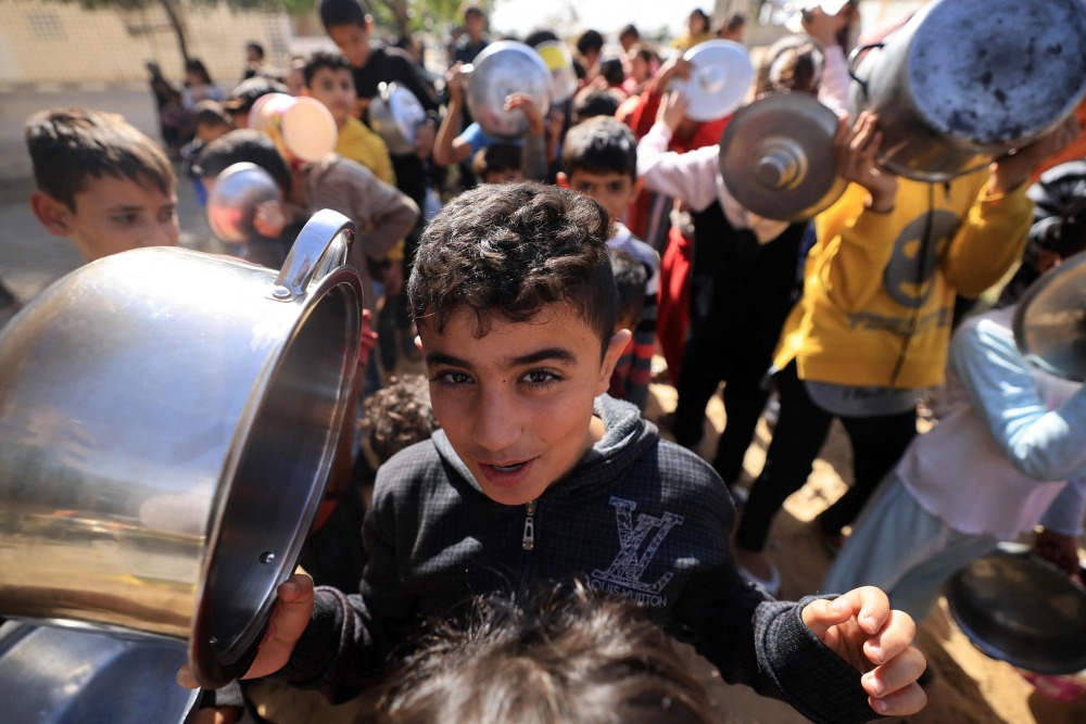 加沙地带领取救济食物