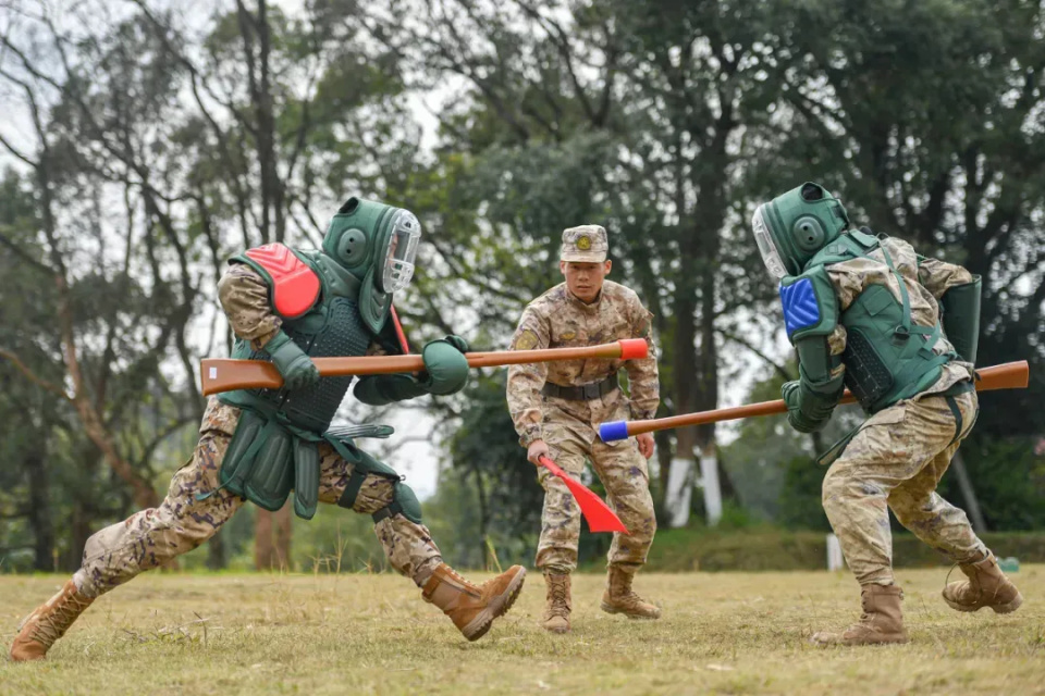 盎然春意燃战味,用练兵的方式打开春天……_腾讯新闻