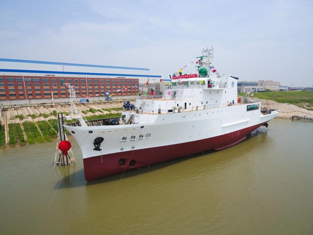 向阳红05船改造完毕在汉下水