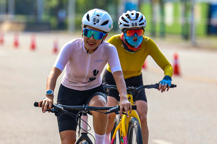 "骑"聚合川 重庆市第七届运动会公路自行车比赛开赛