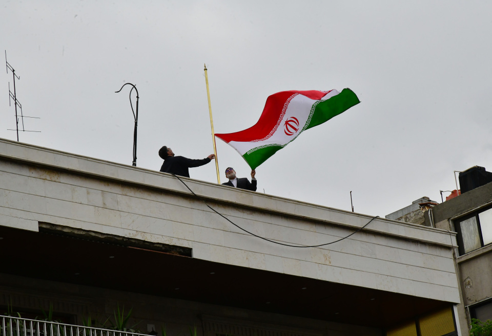 一周看天下丨伊朗驻叙利亚使馆领事部门新址升起伊朗国旗