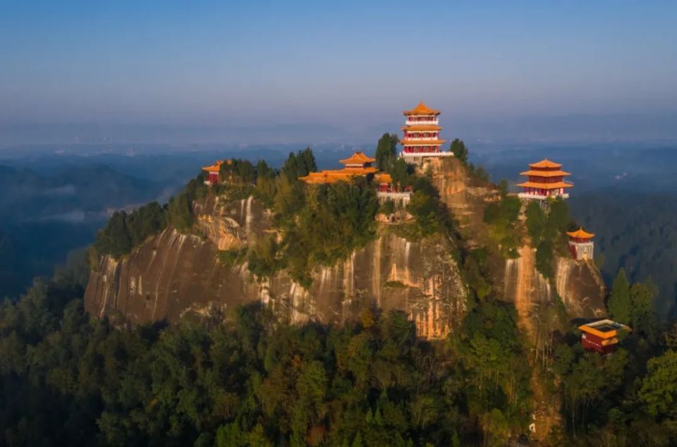 太平山景区舍巴日大舞台系列活动一:龙山是秦简文化的核心区,土家文化