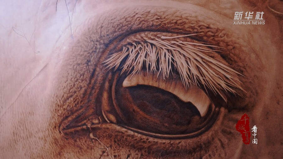 千城百县看中国传承丨皮雕画追寻时光里的痕迹