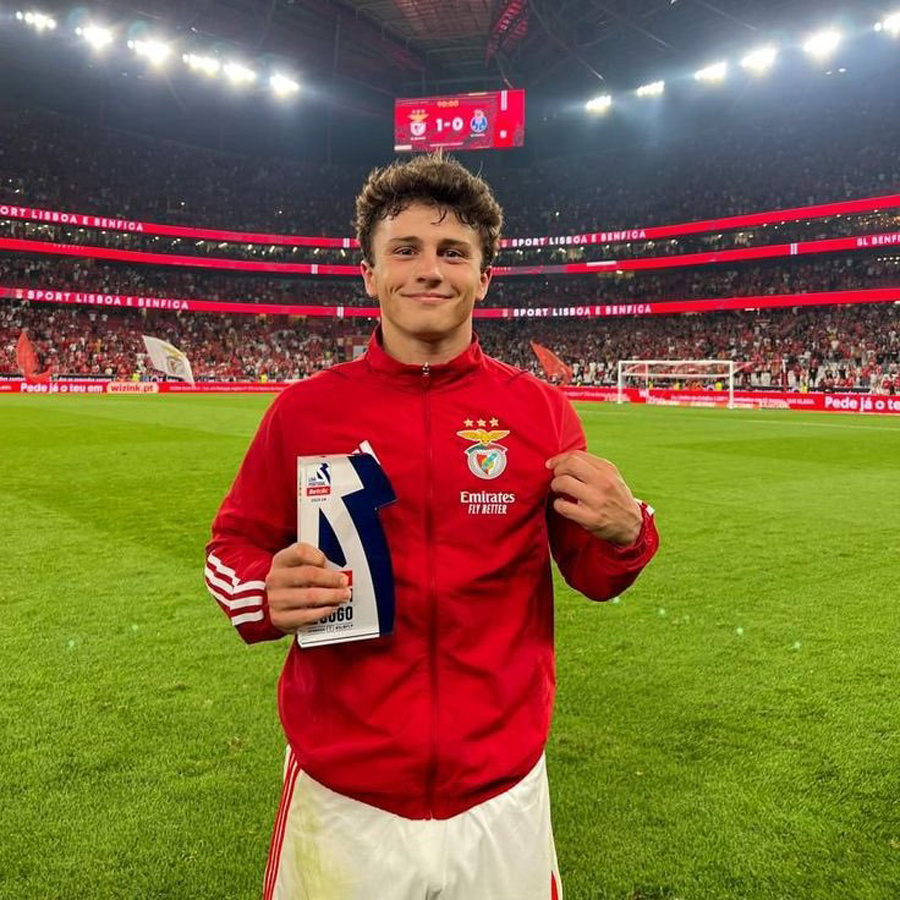 曝曼联锁定卡塞米罗接班人水平征服球探新鲁尼标价一亿或弃购