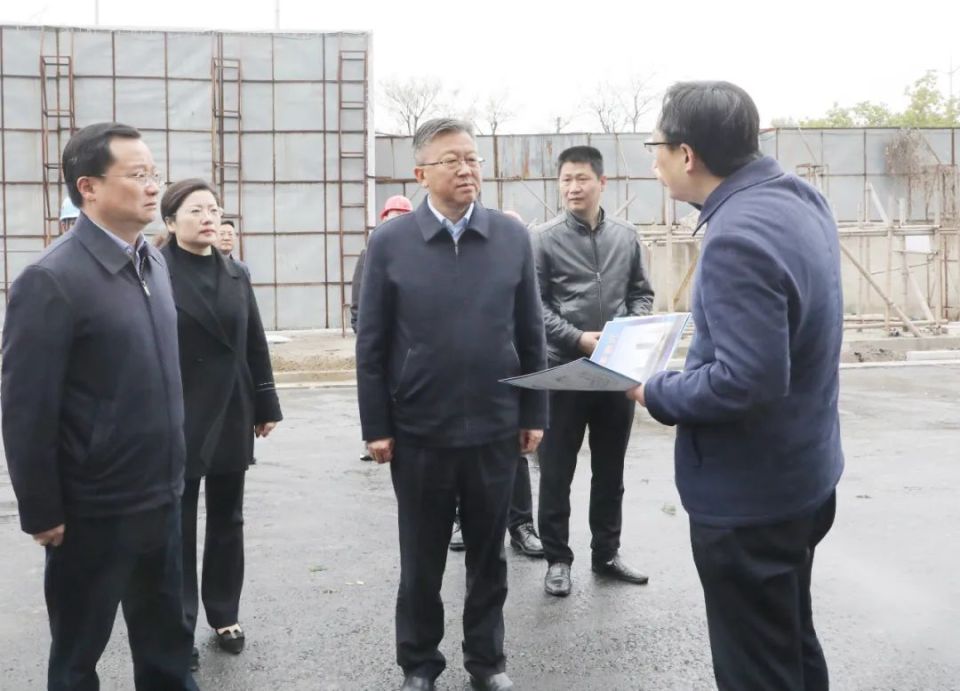 我市举行2024年城建十大类工程一季度项目现场推进会 孙建年出席并