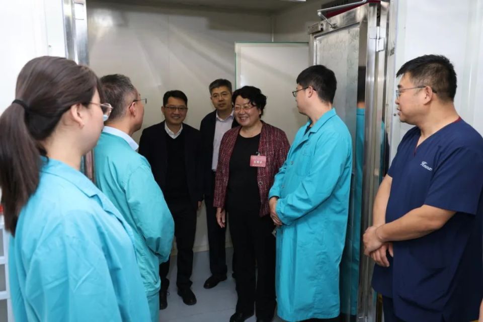 广东省人民医院党委书记周琳来院交流座谈