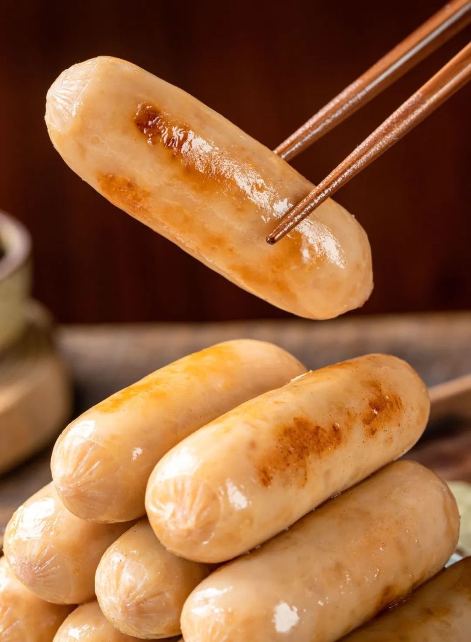 纯肉做的爆汁烤肠,不含淀粉,0色素,0防腐,肉香四溢!