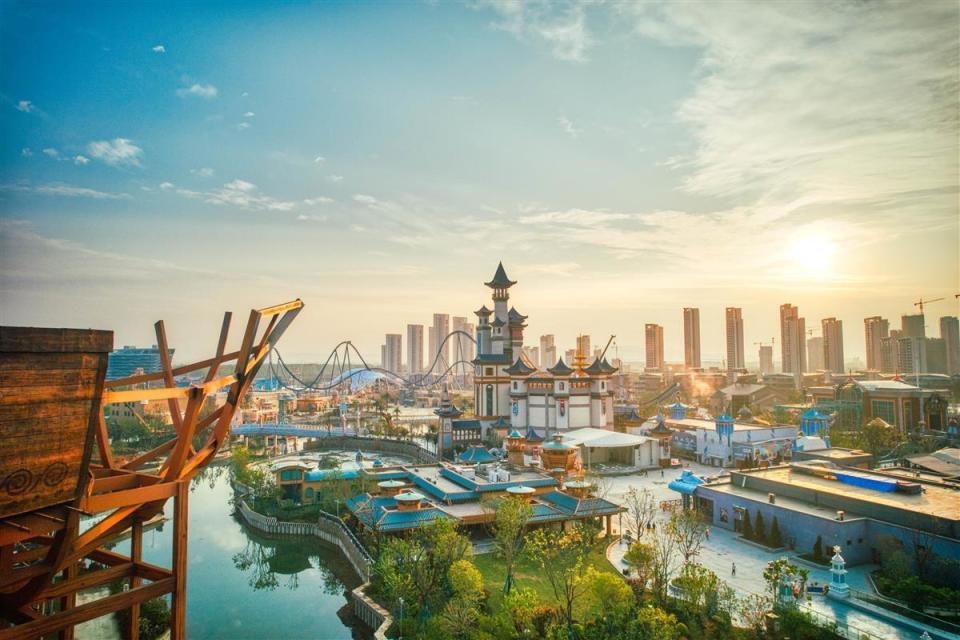 欢乐谷星卫星发射升空襄阳华侨城奇幻度假区开启宇宙探索新篇章