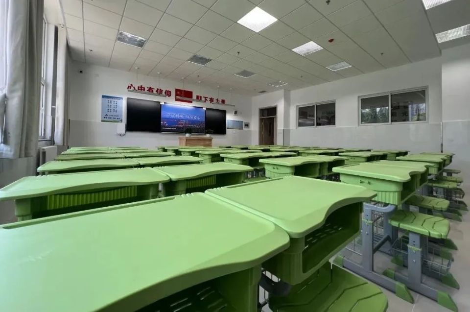 日照这所中学小学部,竣工!