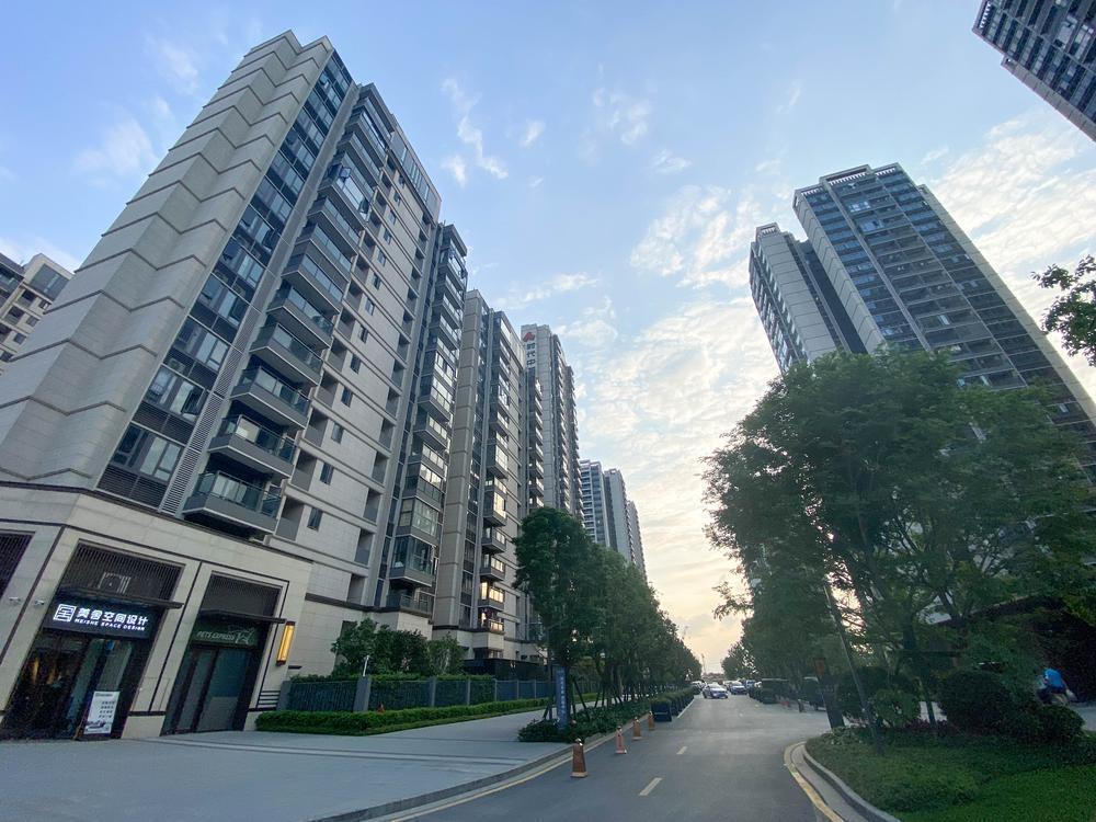 对比前段时间的均价上涨明显;白云湖板块的品实云湖花城和越秀天悦云