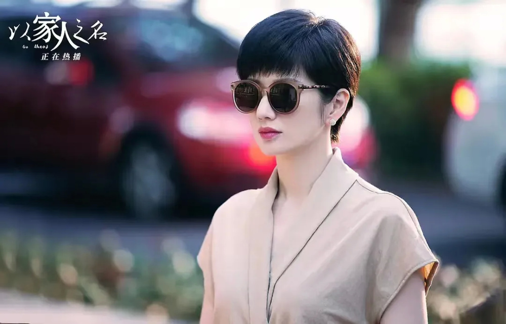 甚至当时还传说两个人已经秘密结婚,但其实张子健的妻子并非苑冉,也有