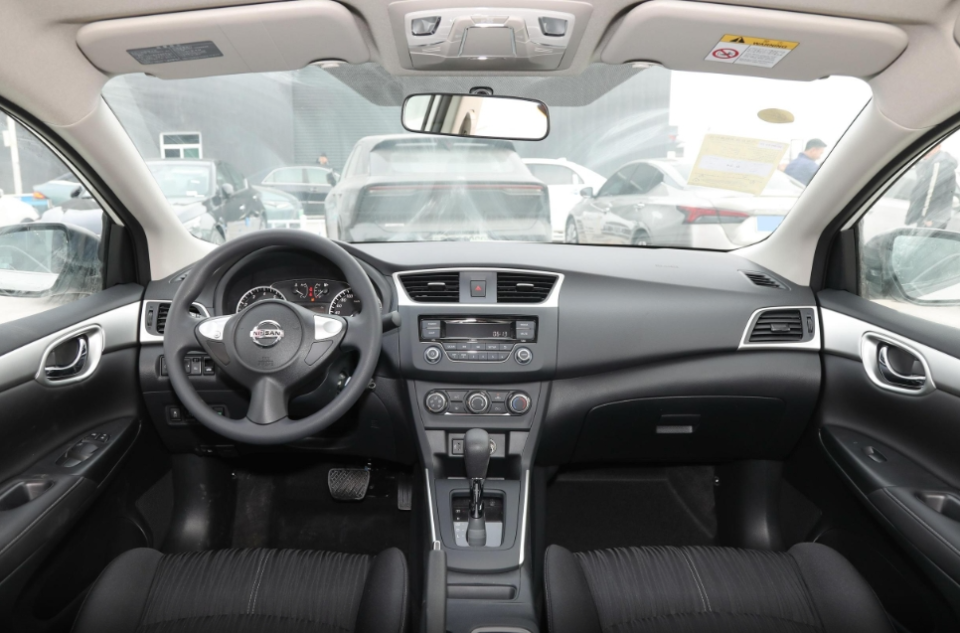 被各种插混包围的今天,日产轩逸经典为什么还能卖这么好?