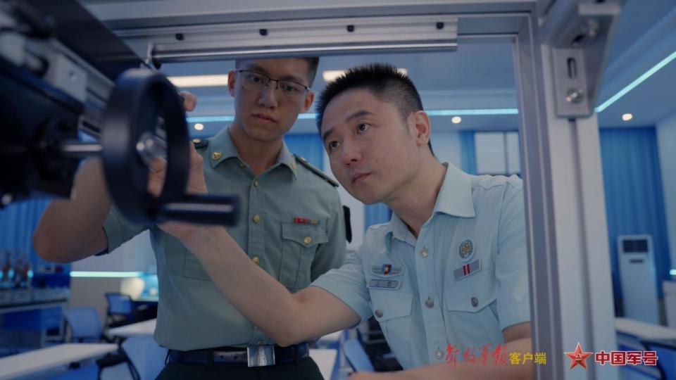 灯塔与星光——记国防科技大学教授王鹏_腾讯新闻