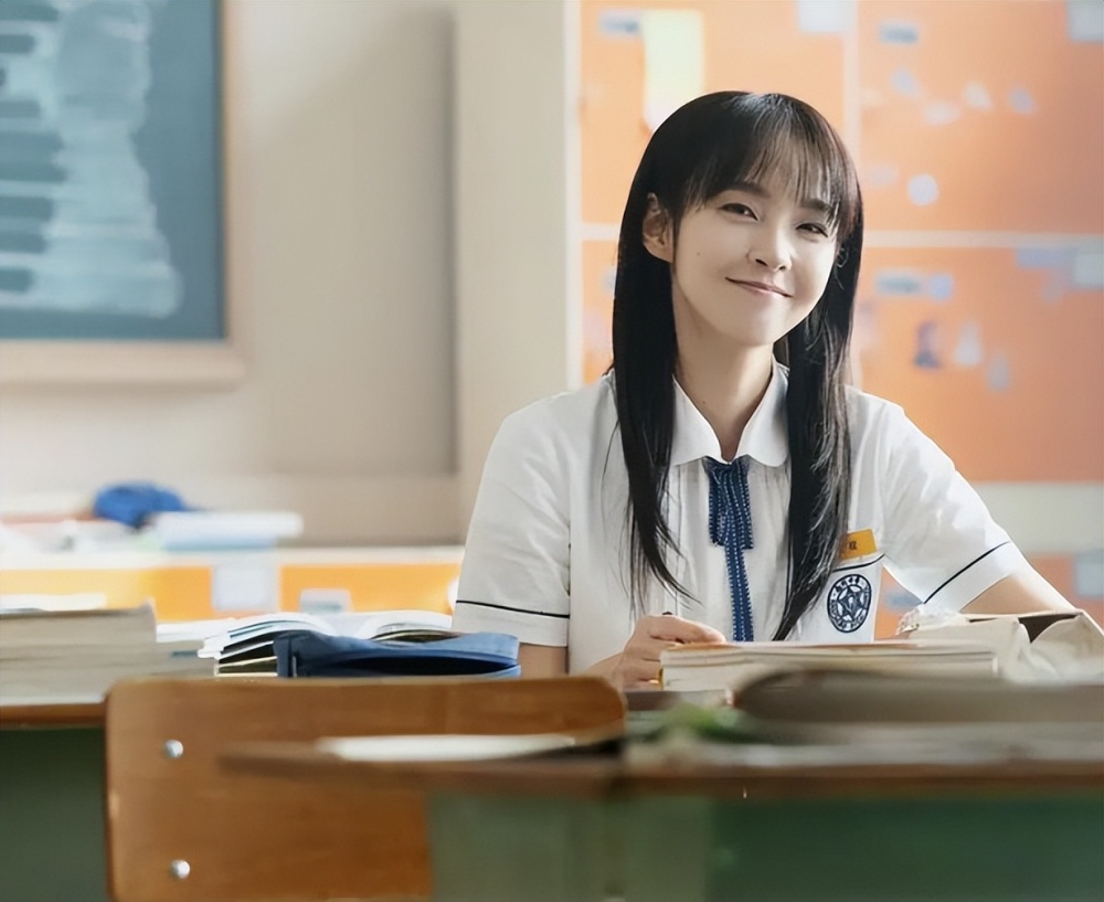 李沁9.迪丽热巴8.周冬雨7.吴倩6.杨紫5.杨幂4.杨颖3.赵丽颖2.白鹿1.