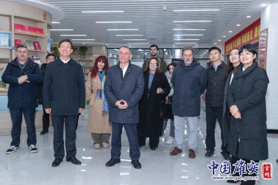 西班牙共产党考察团参访雄安新区