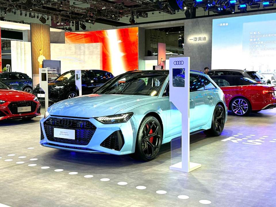 有那么一点比亚迪的感觉,奥迪rs6布鲁斯蓝版粤港澳车展亮相