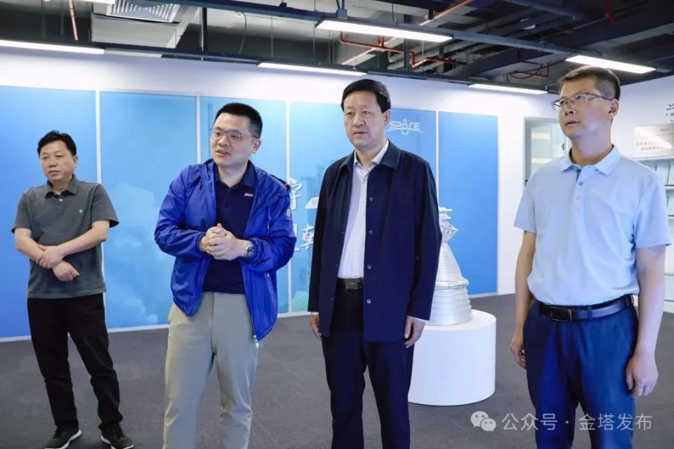 县委常委,副县长张建强参加.