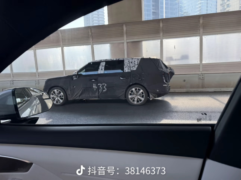 小米YU9曝光，年轻人第一台“揽胜”来了_腾讯新闻