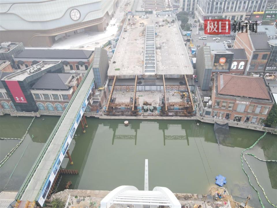 武汉地铁环线12号线关键性工程迎来新突破3733吨楚河汉街歌笛桥飞去又
