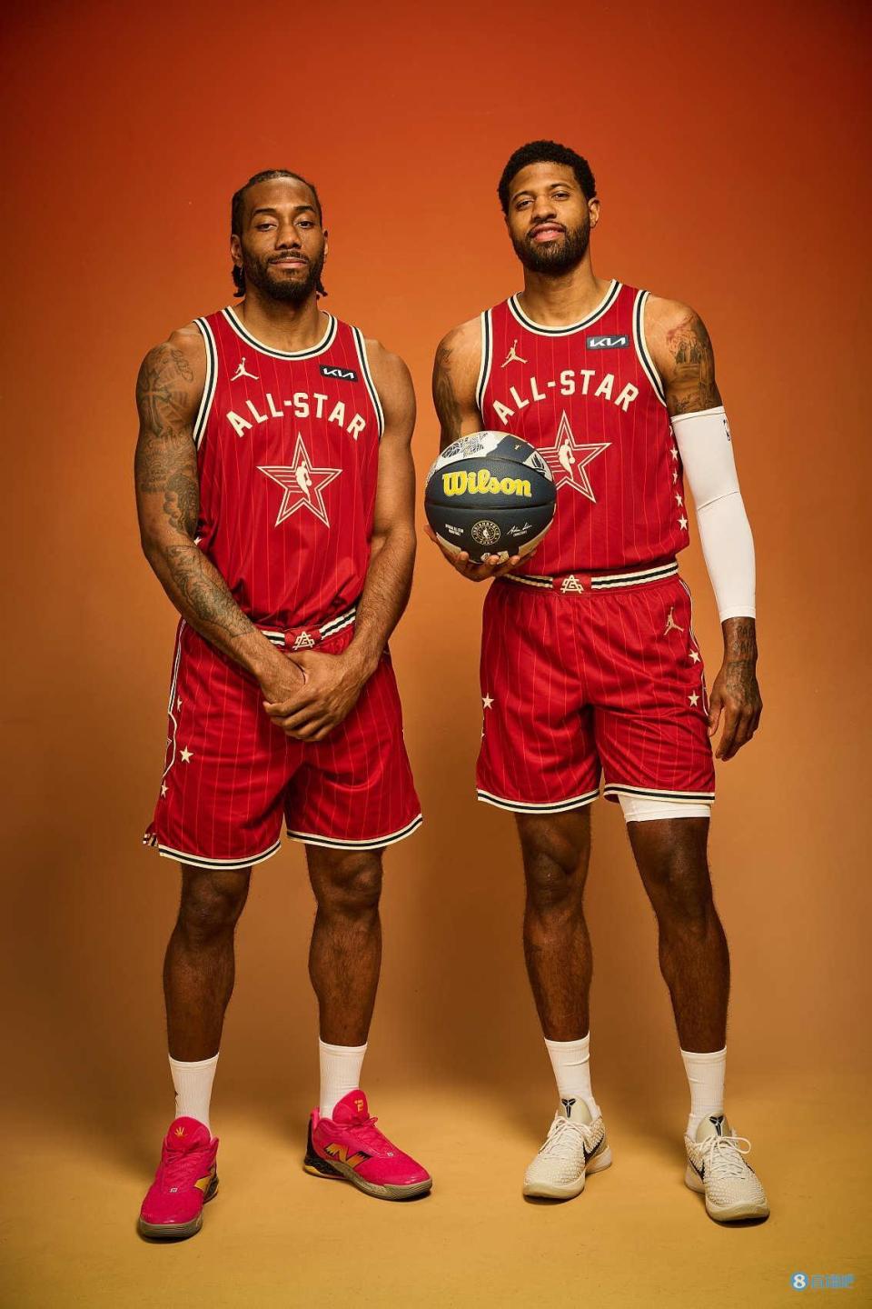 你俩划水挺安逸~乔治&莱昂纳德出场时间本场最少&合砍18分