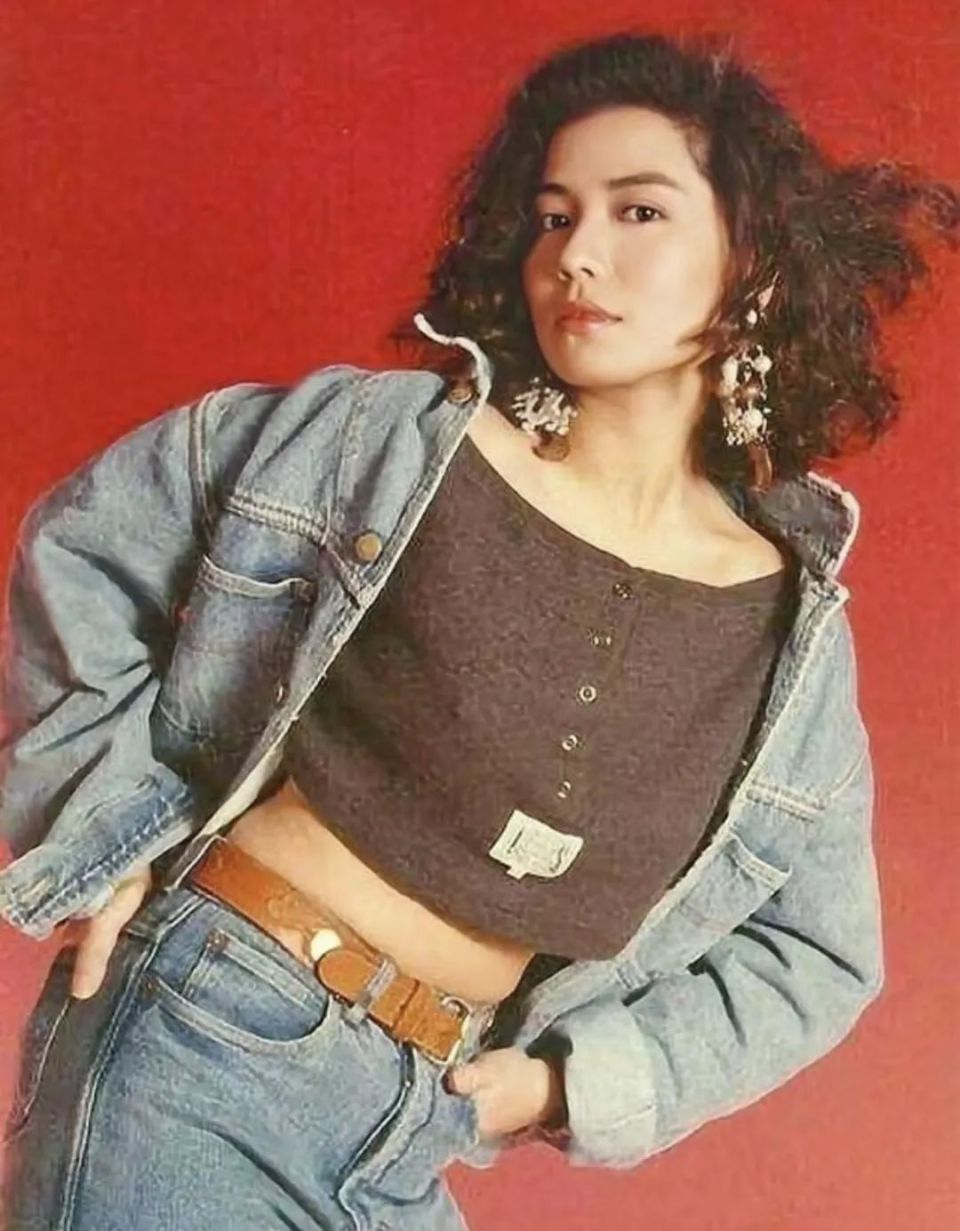 回顾90年代的"牛仔"穿搭,才明白:再过30年,照穿也时髦不过时