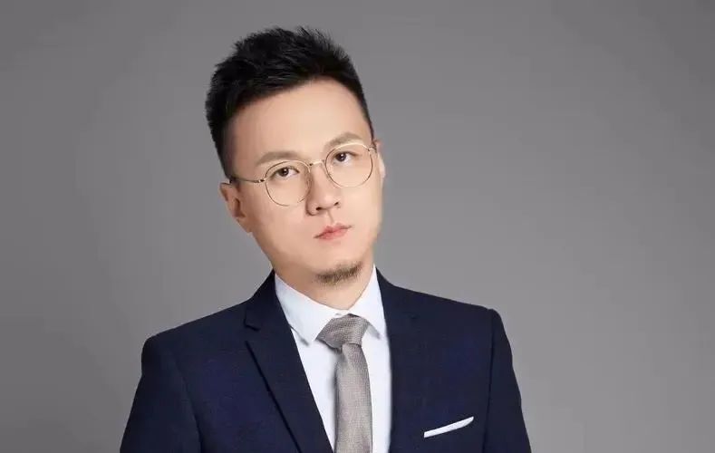 涉行贿受贿,明星基金经理蔡嵩松受审_腾讯新闻