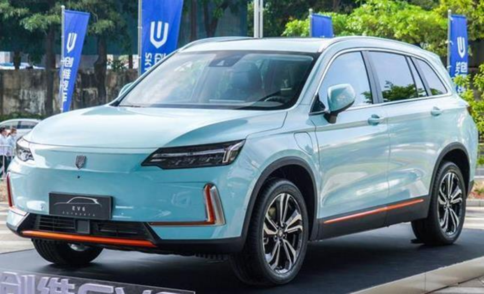 "创业老兵"黄宏生,要做"老年版雷军"?| 功夫汽车