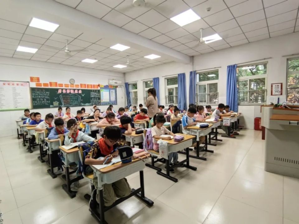 北京昌平卫生学院图片