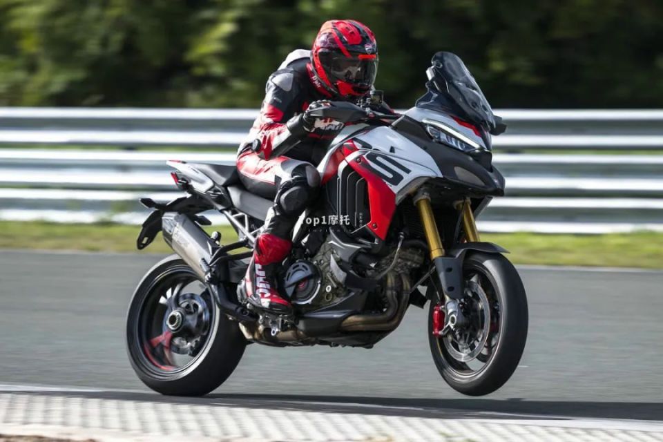 杜卡迪multistrada v4 rs海外发布,换装"街霸"同款发动机,马力飙升至