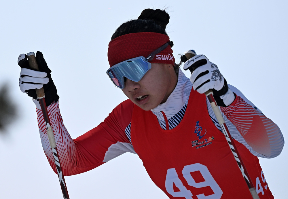 越野滑雪青年组女子10公里赛况