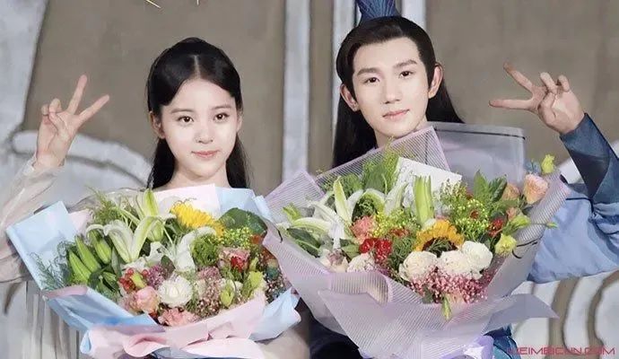 欧阳娜娜伯克利提前毕业,王源何时归来引人忧,网友:可能路选错了_腾讯