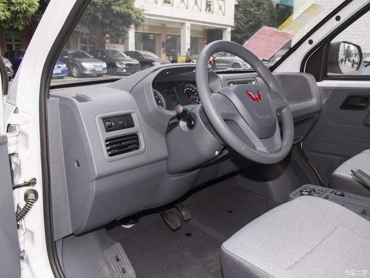 跑300公里载重近125吨五菱扬光首发