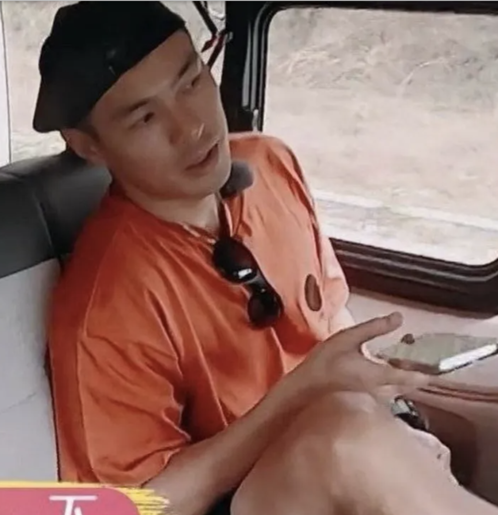 杨佑宁上节目疑走光?经纪人回应了!_腾讯新闻