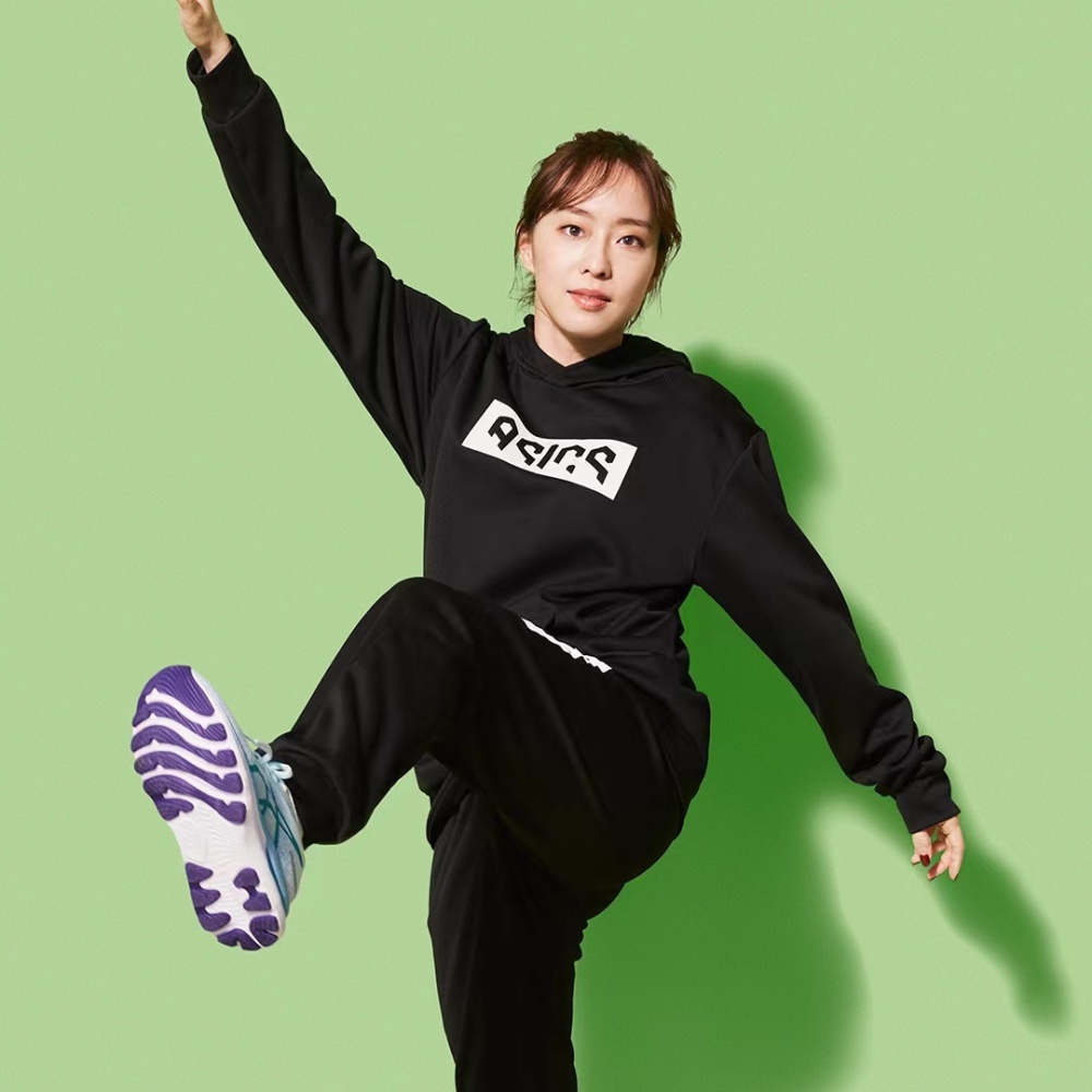 石川佳纯最新照片非常好看日本女乒队长刚过完30岁生日